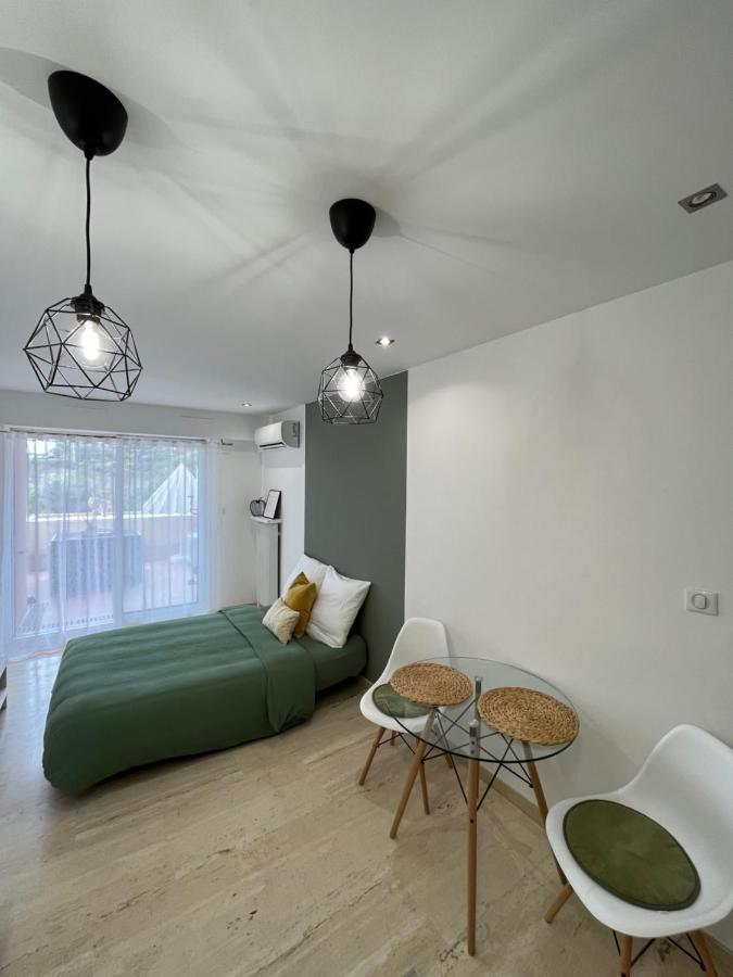 J.m Fabron Apartment *