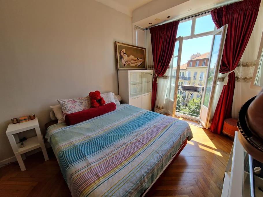 Apartment : Beau Trois Pieces Lumineuse Avec Vue Degagee. *