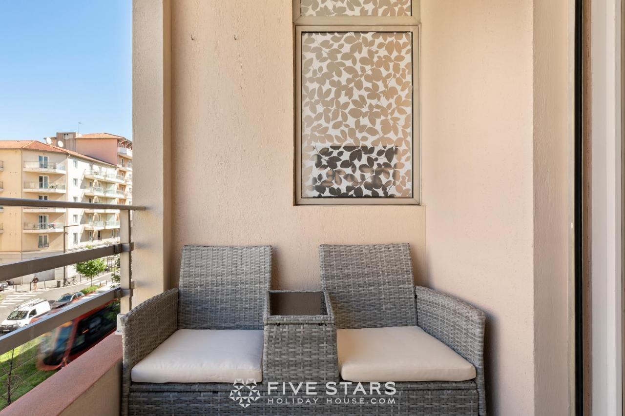 Miami Five Stars House