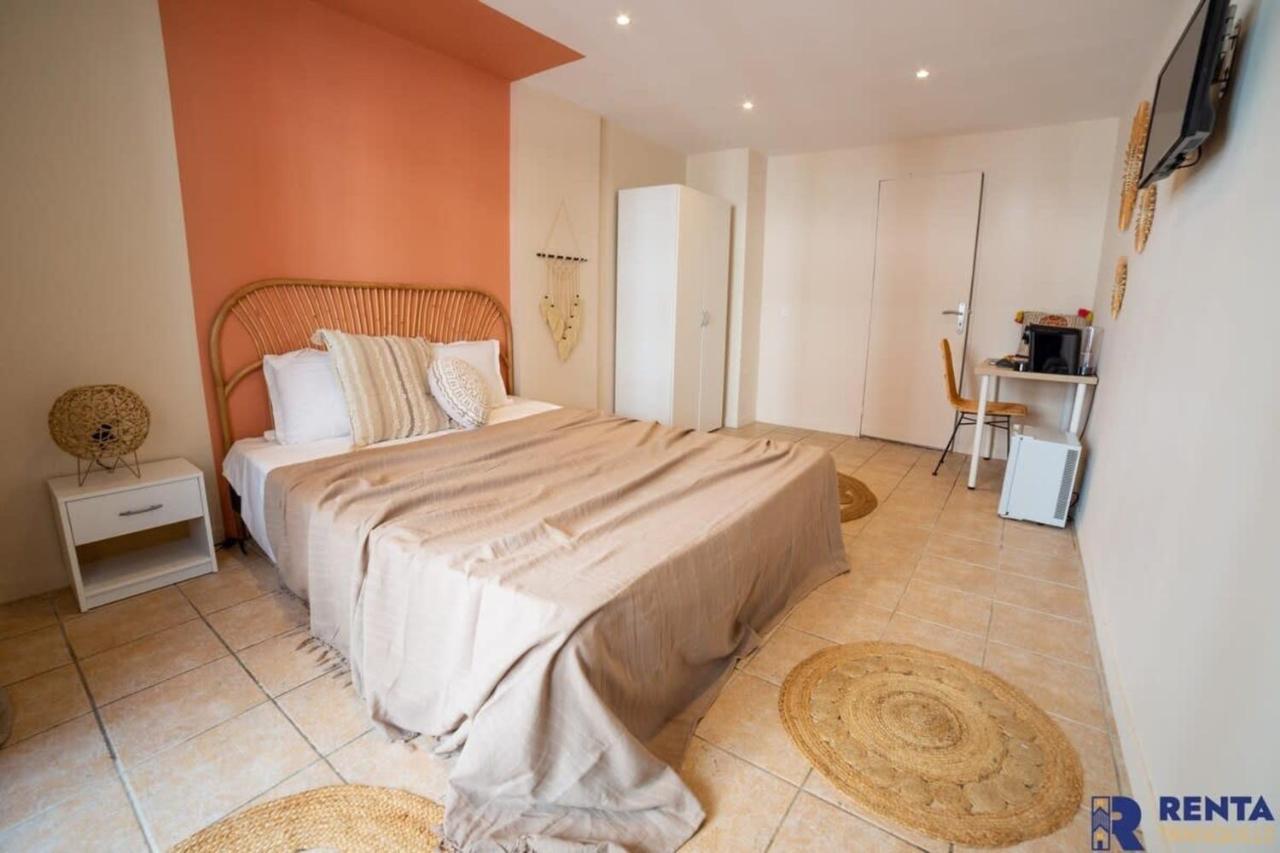 Chambre 1 Rene Cassinbalcon Wifi Mini-frigo Tv