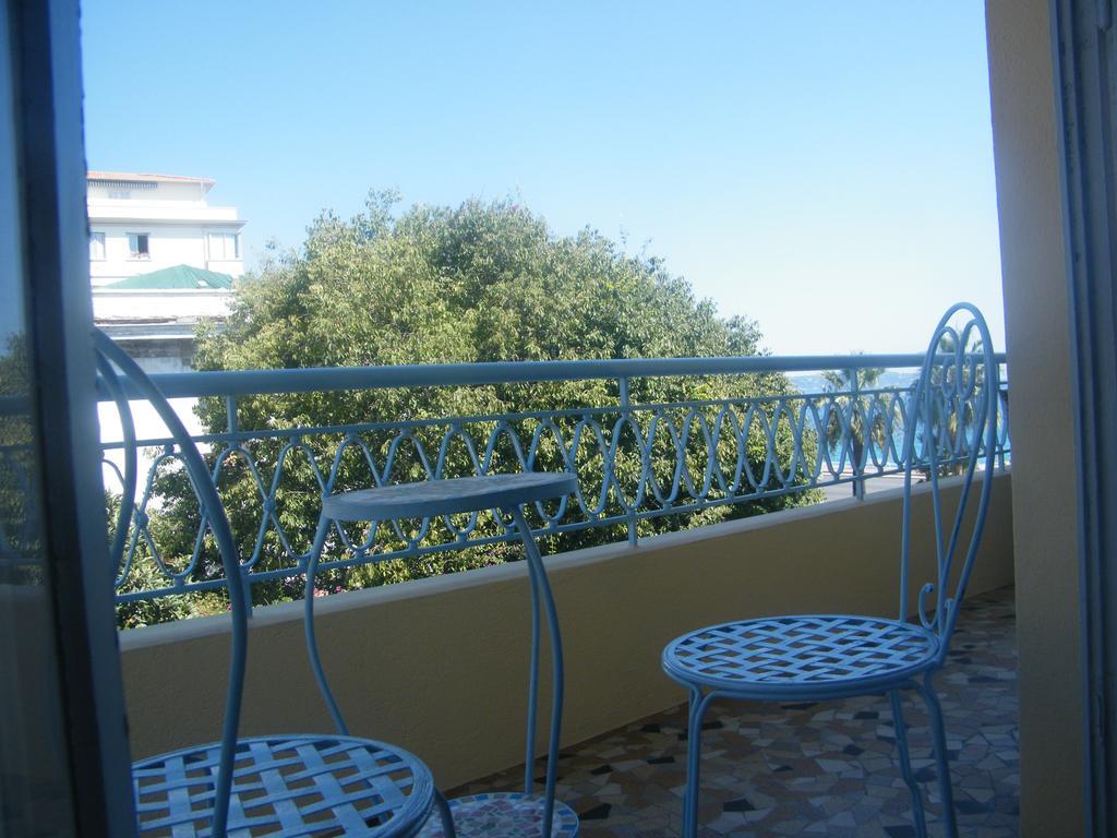 Henriiv Apartment *
