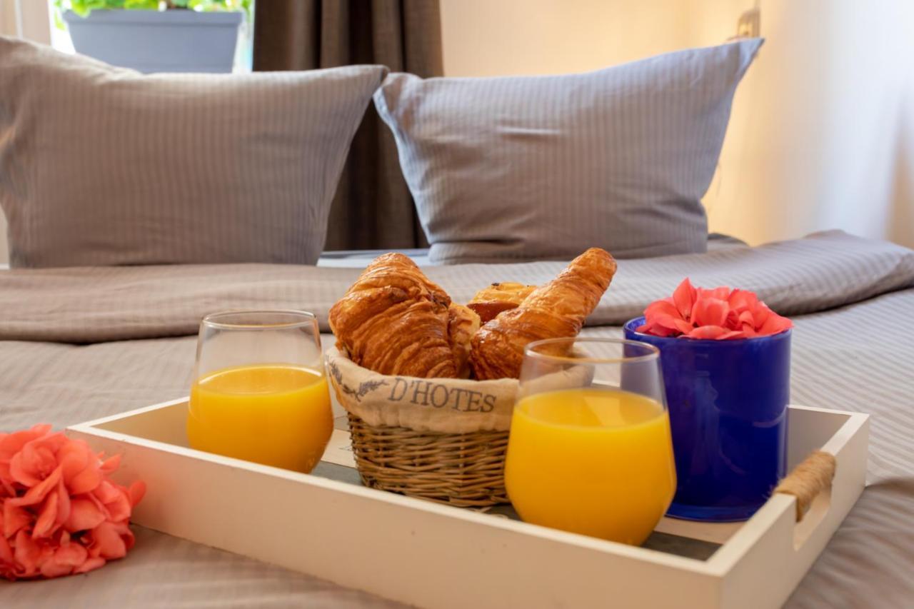 Beautiful , 3 Min Walk , Free Parking, Near Negresco Apartment