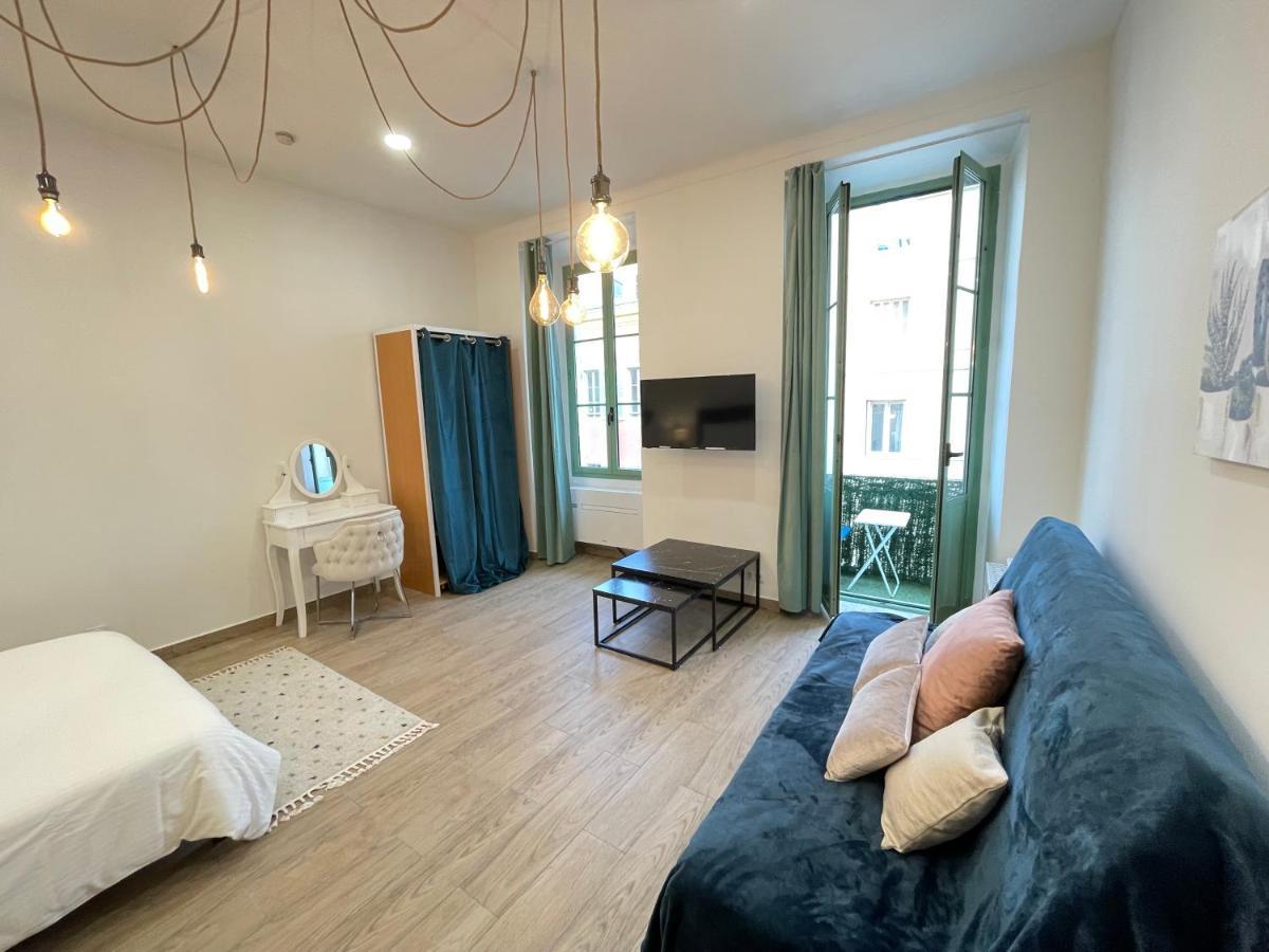 Renting - 2 Massena - Luxury Loft - Balcony Massena Square View - Aircon Apartamento