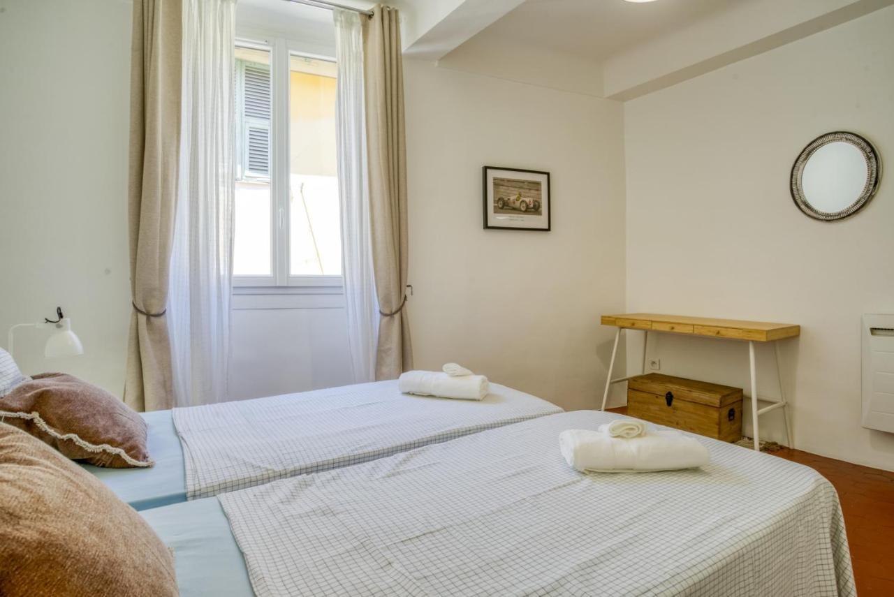 Appartement Typique - 2 Bedrooms,typical Apartment-old Town Nice