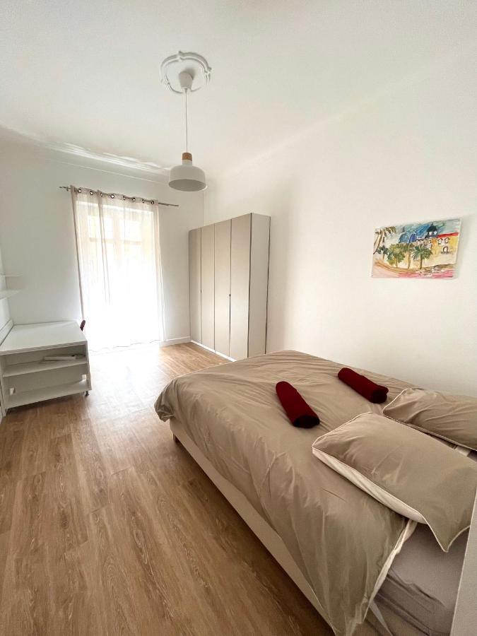 Large Haussmanian In The Heart Of Appartement *