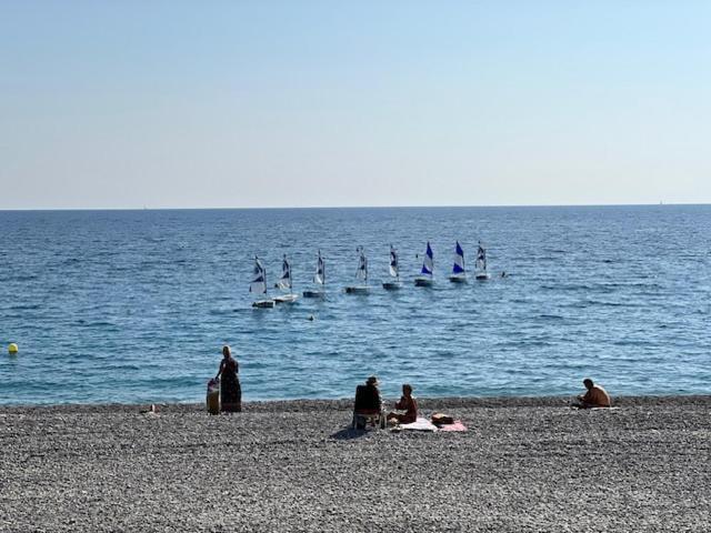 Jardin Sur La Promenade Des Apartment