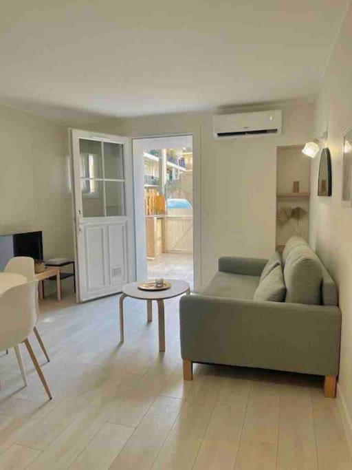 Le Bashkir - Ac - Wifi -terrasse - Pres - Tram Et Supermarches Apartment