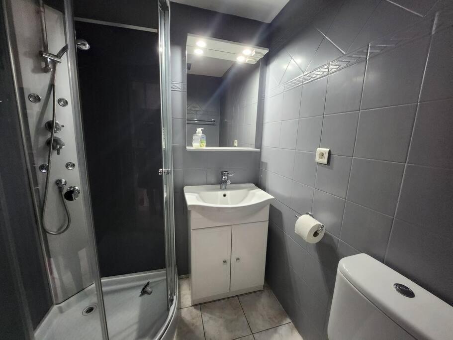 Apartment A Deux Pas De La Promenade Des Nice