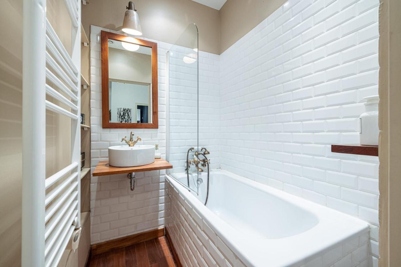 Spacious And Elegant With Sunny Terrace Apartment *