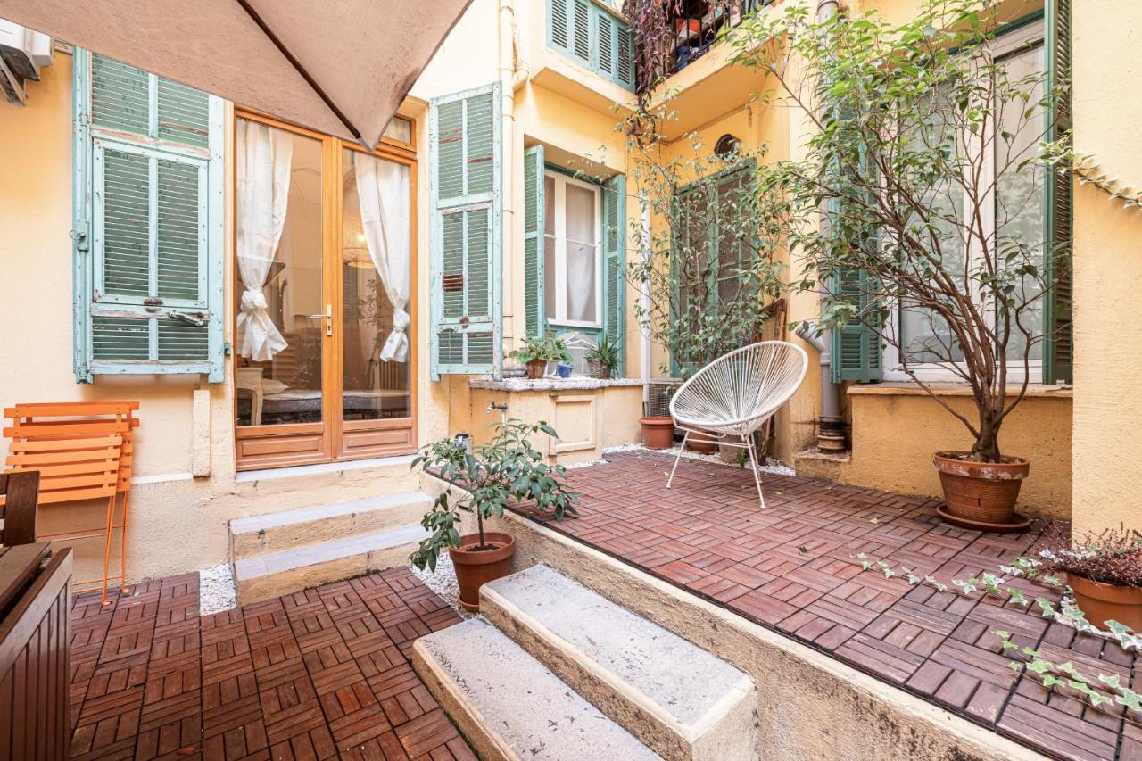 Spacious And Elegant With Sunny Terrace Apartment