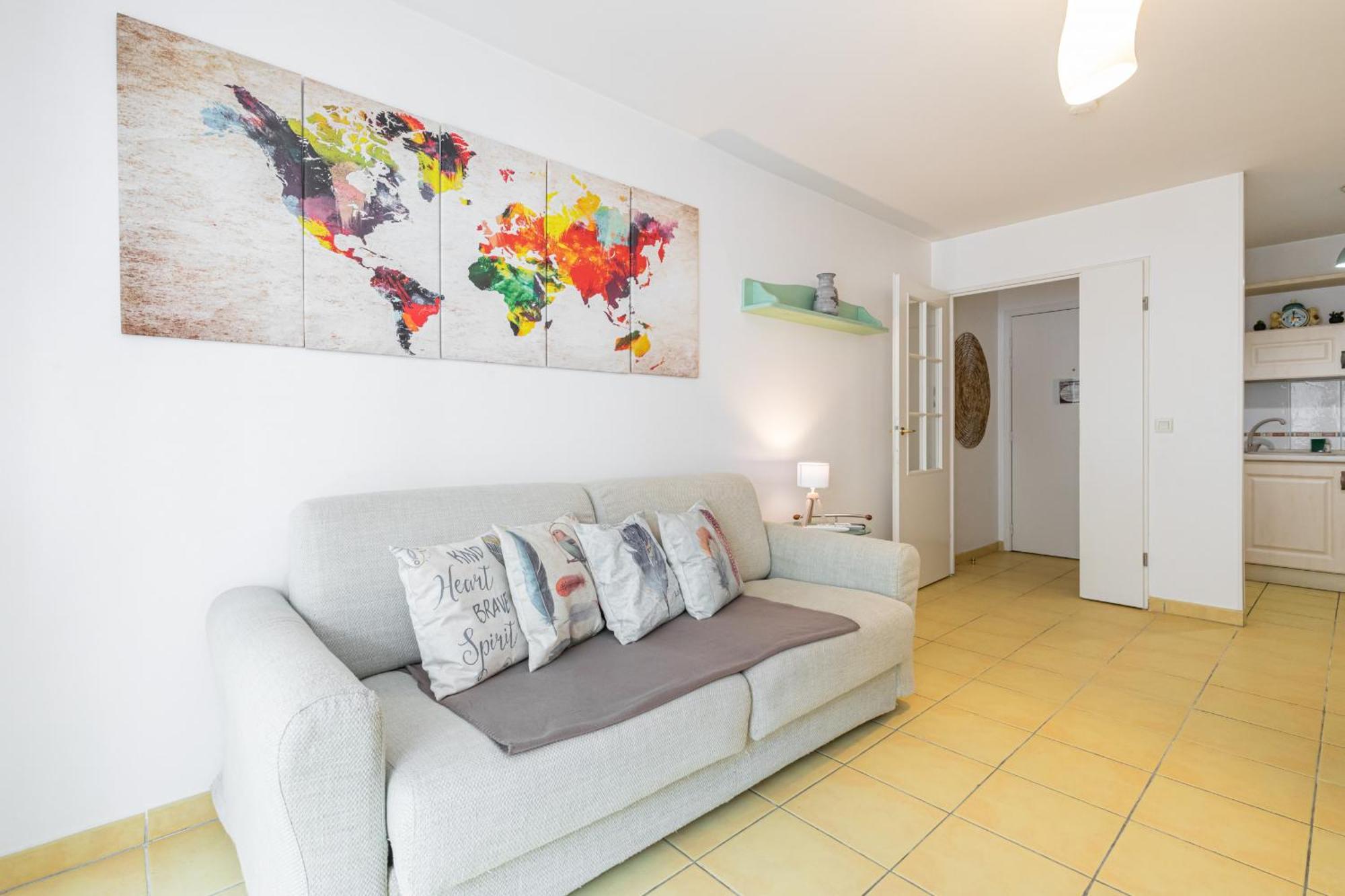 1 Bedroom Downtown Carre D'or With Garage Apartment *