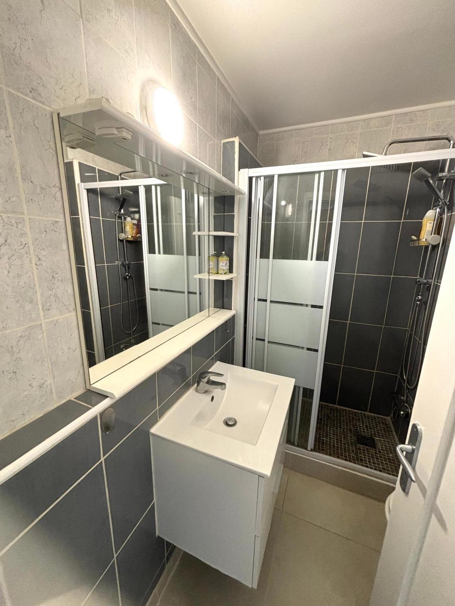 Apartment Centre Garibaldi Port