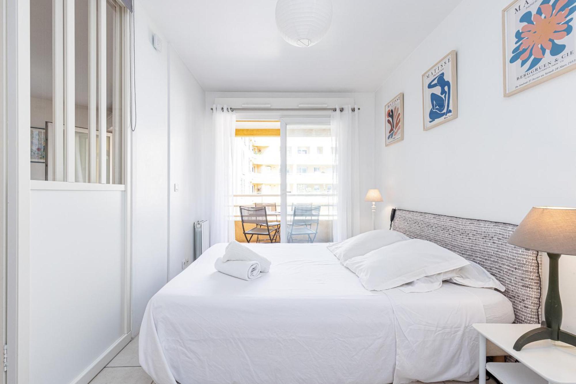 Quiet 1 Bdr Port! Close Place Du Pin Garibaldi Apartment