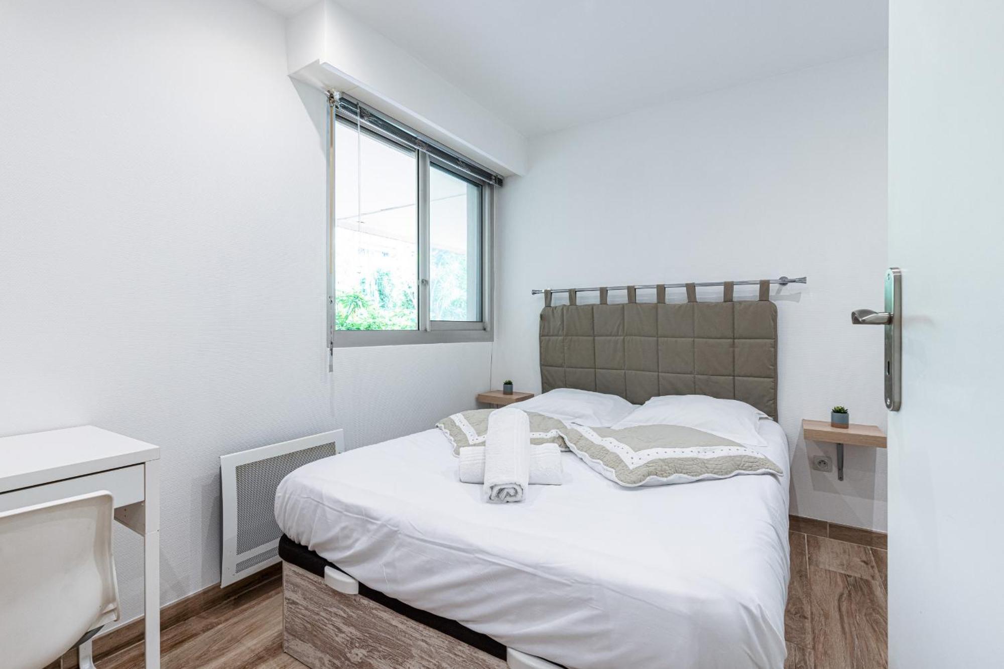 Apartment 1 Bdr Large Terrace