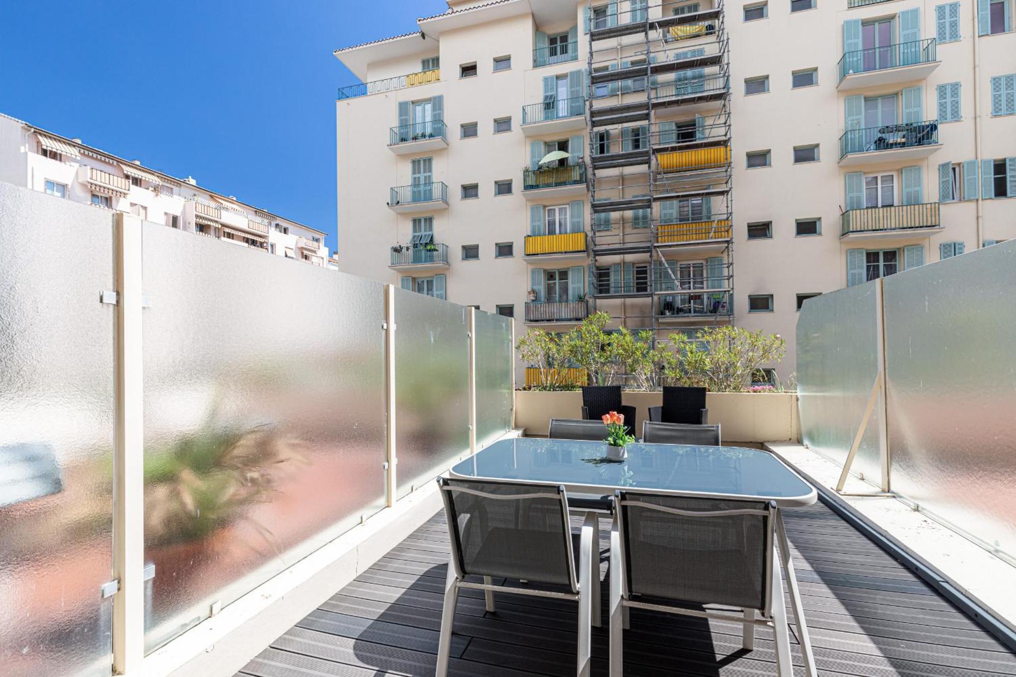1 Bdr Large Terrace Apartment