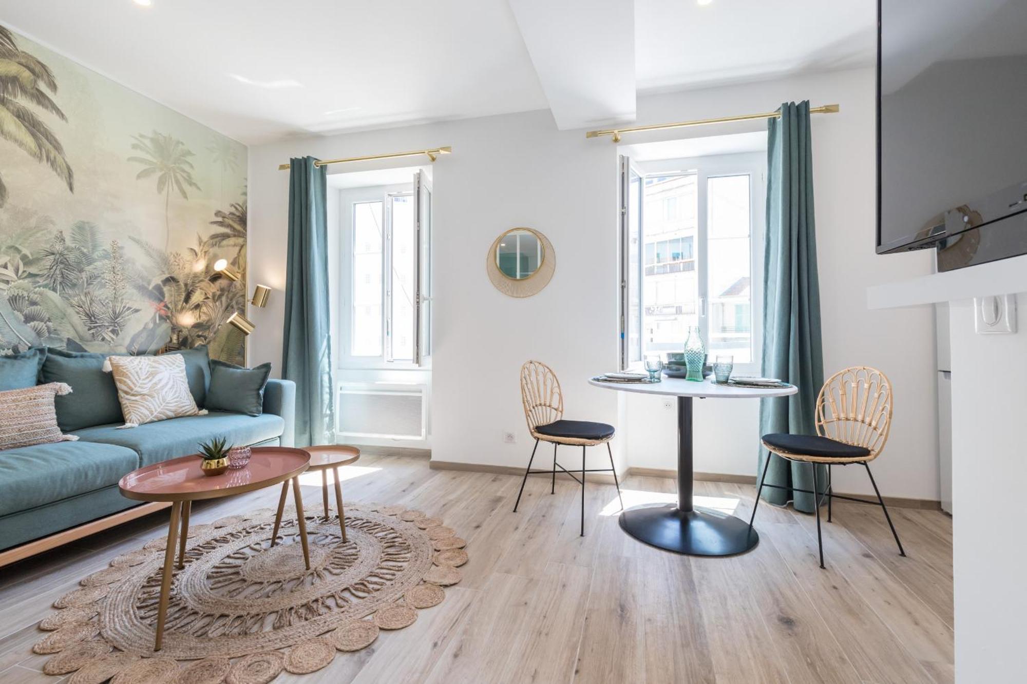Lovely Center Heart - Ac Apartment