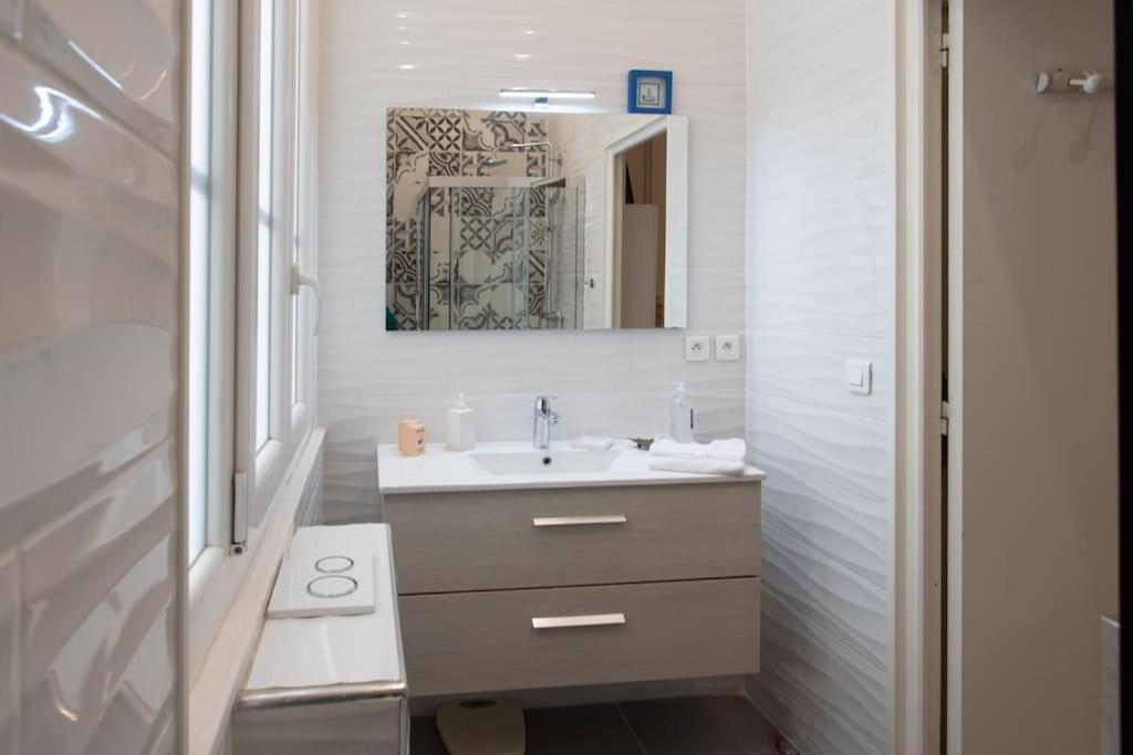 #22 Emma 2bdr Balcony Center Town 2mins Tramway Apartment *