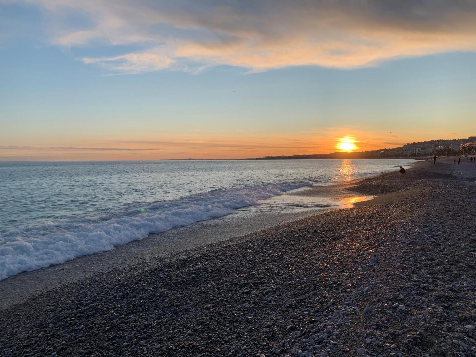 A 1 Min De La Apartment