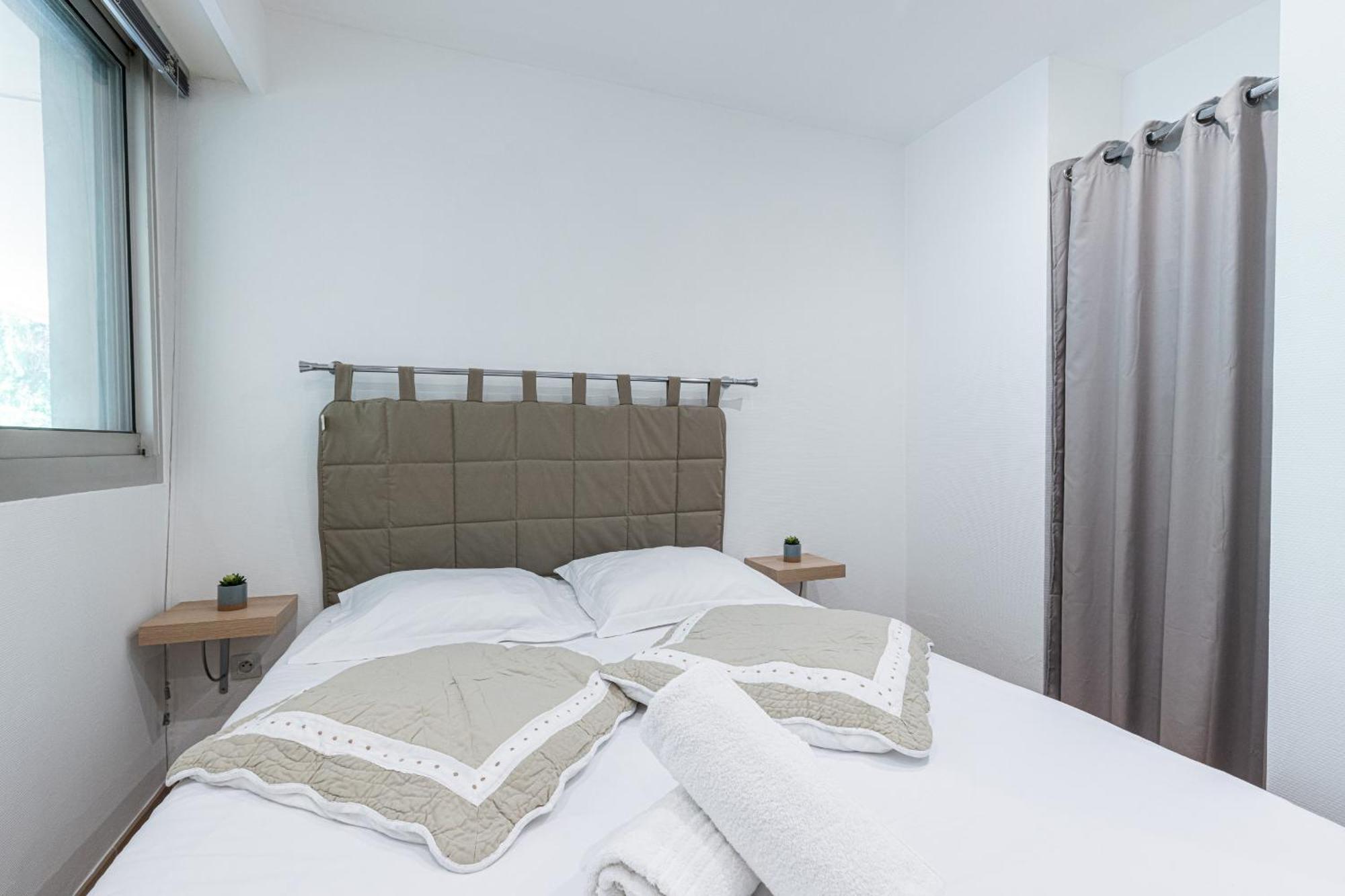 1 Bdr Large Terrace Apartment