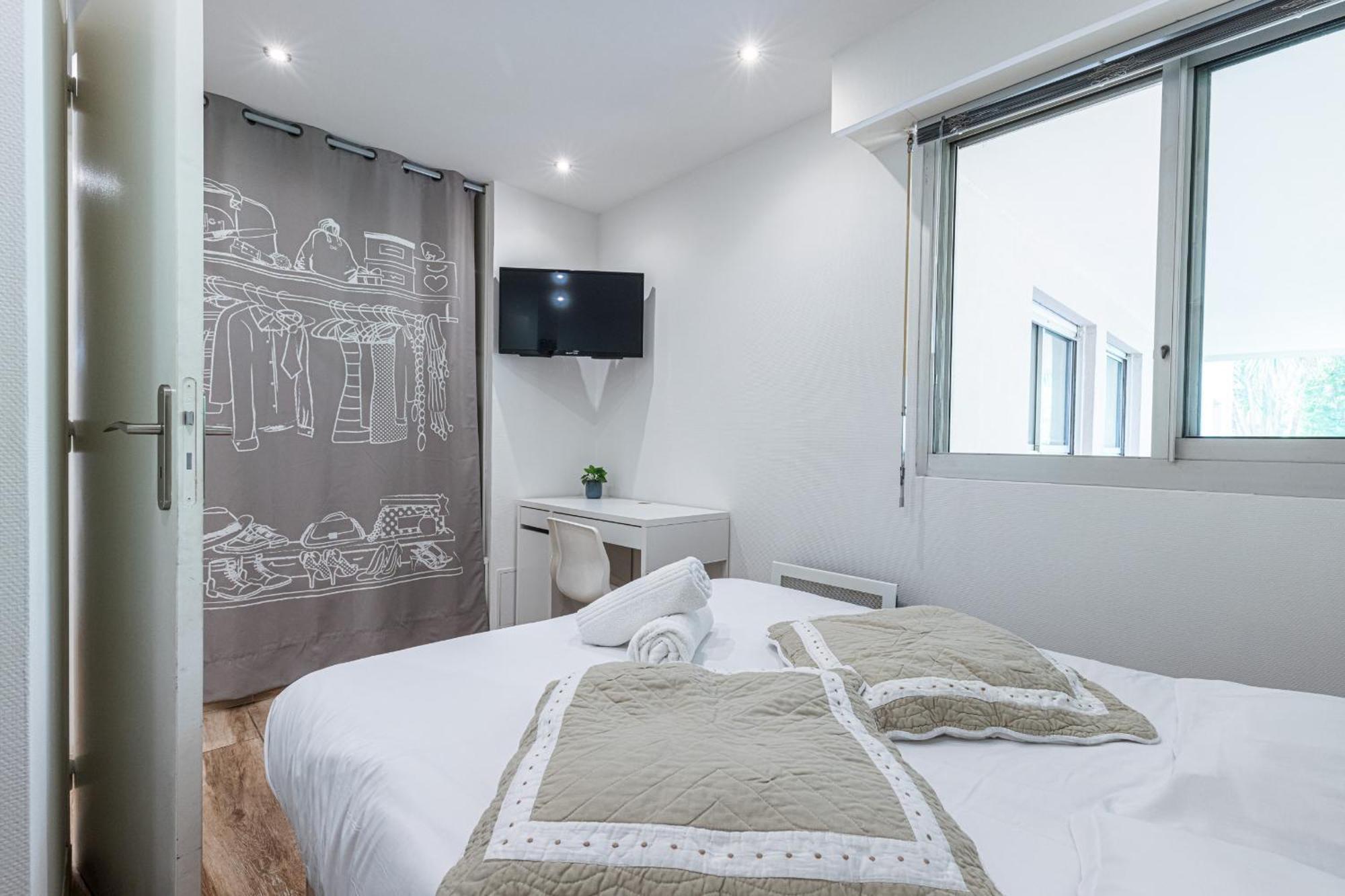 1 Bdr Large Terrace Apartment *