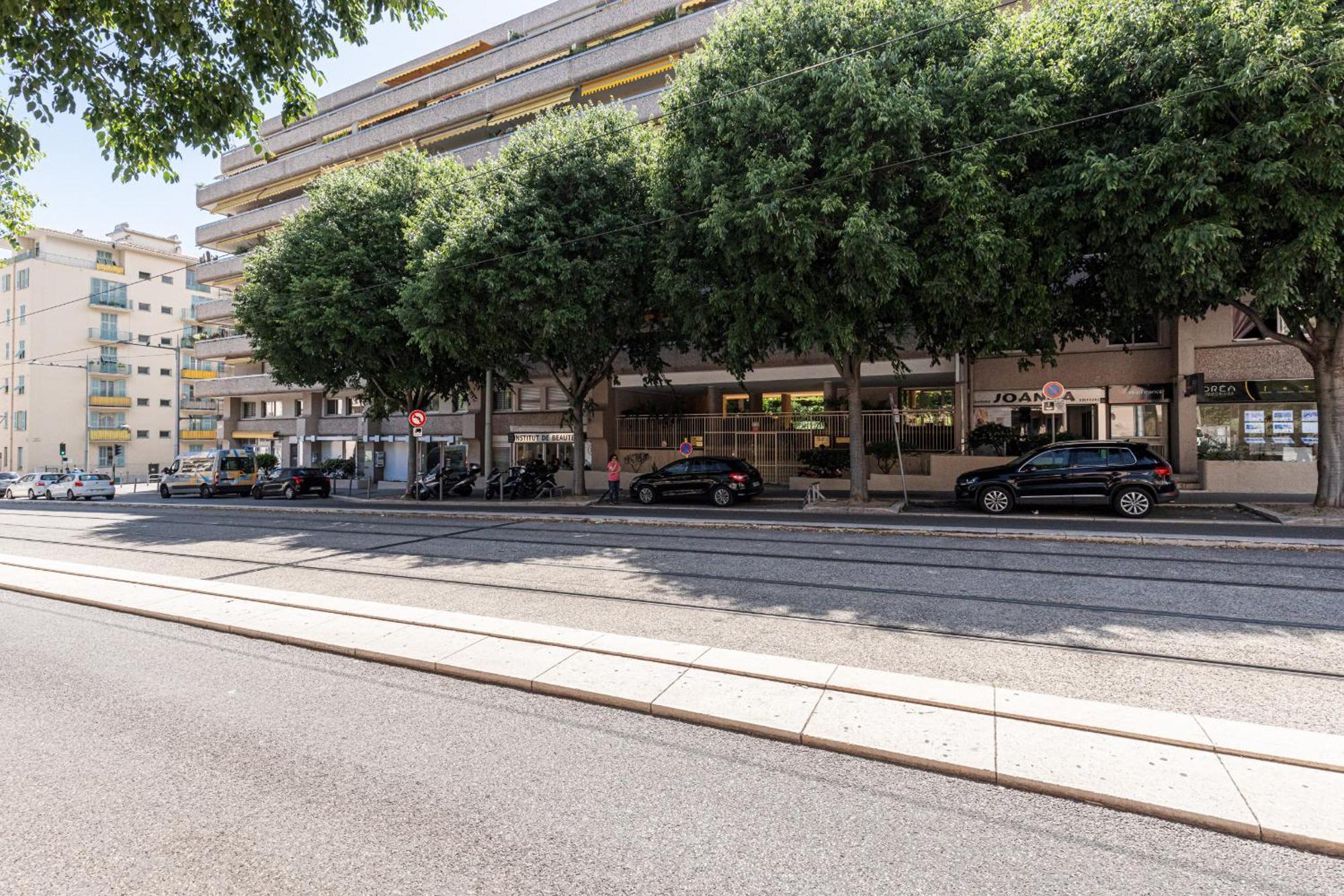 1 Bdr Large Terrace Apartment Nice