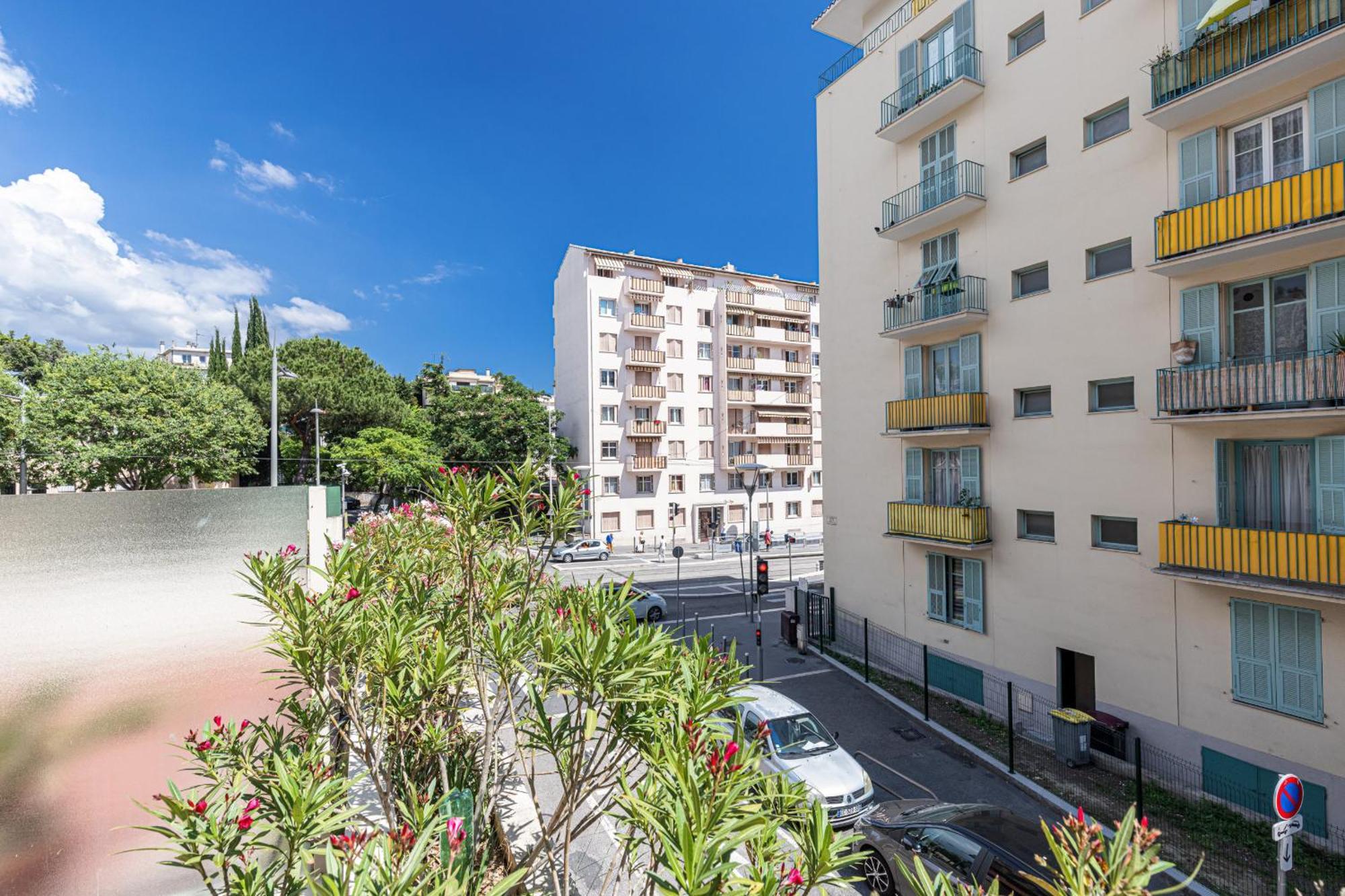1 Bdr Large Terrace Apartment
