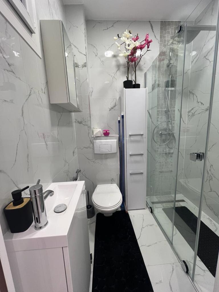 Apartment T2 *