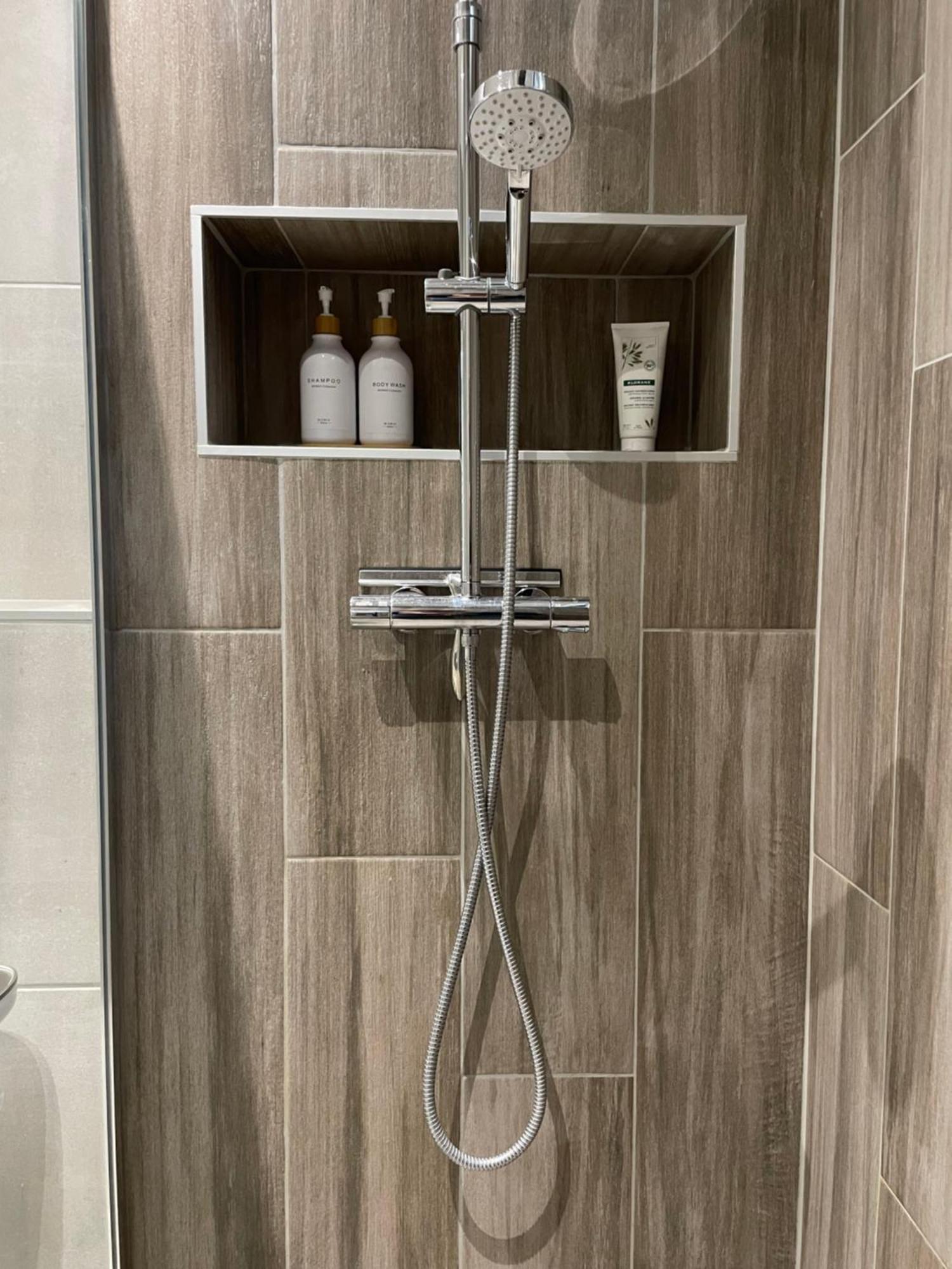 A 1 Min De La * Nice