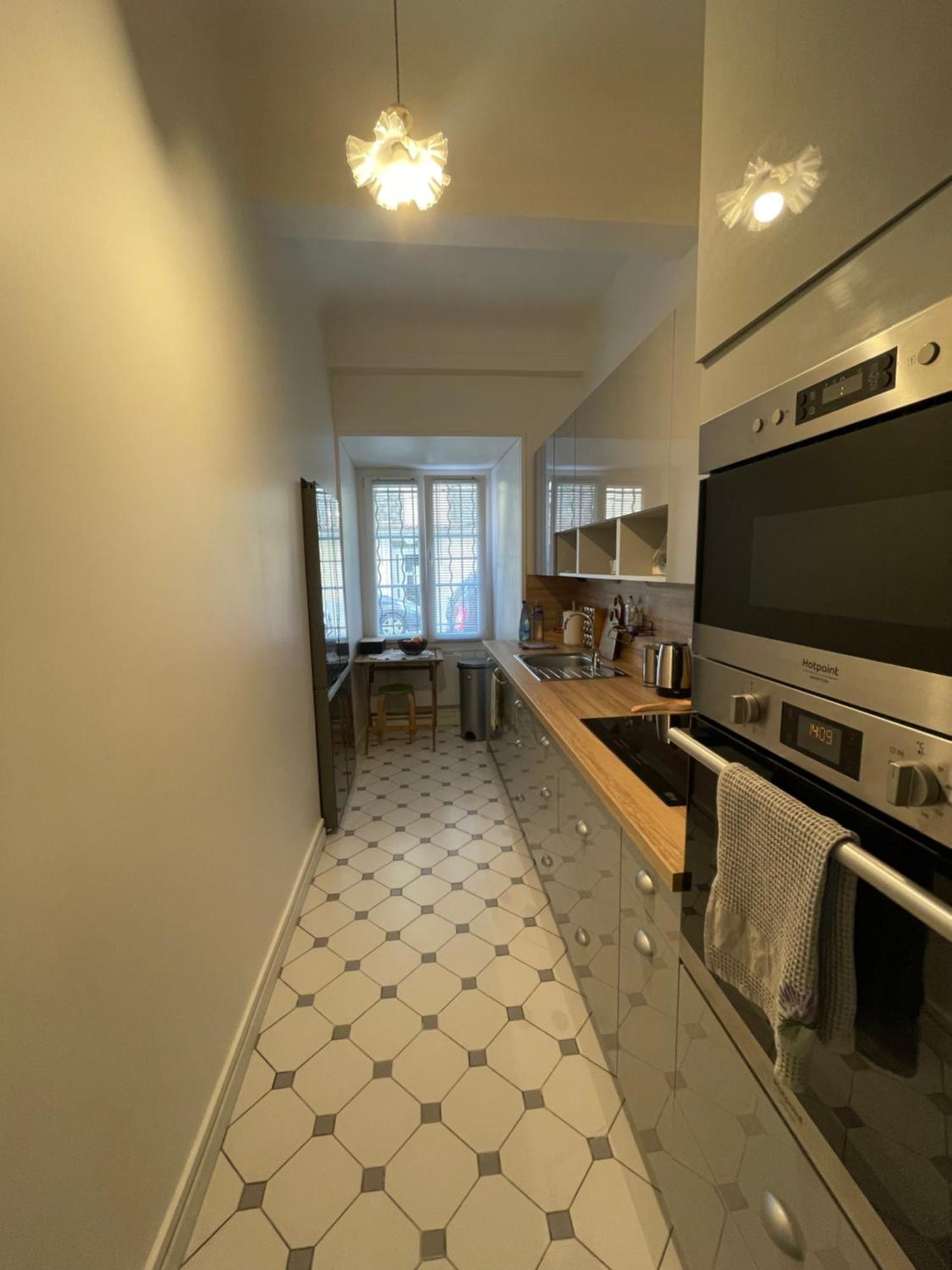 A 1 Min De La Apartment