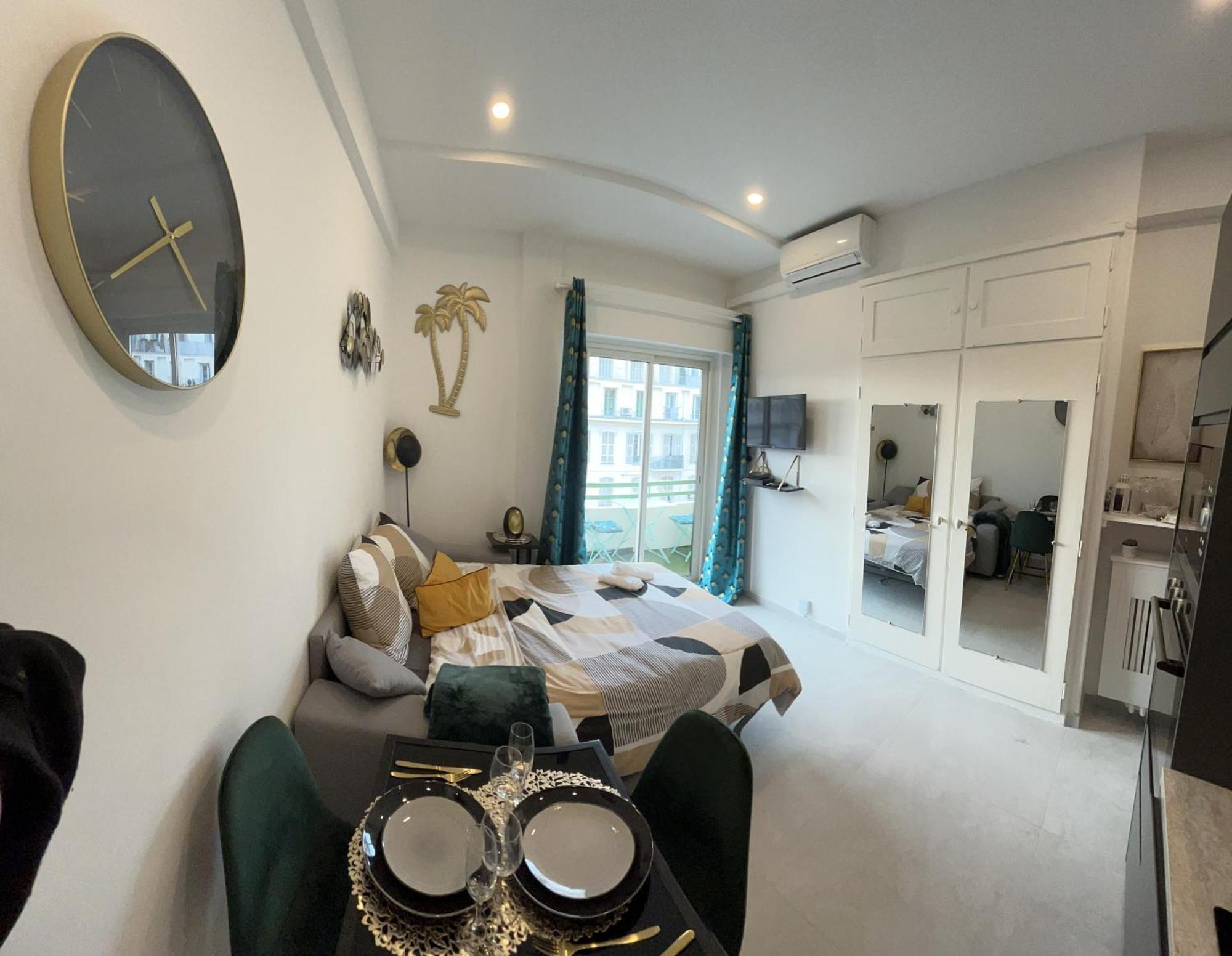 Centre Sur Avenue Jean Medecin A 8 Minutes De Marche