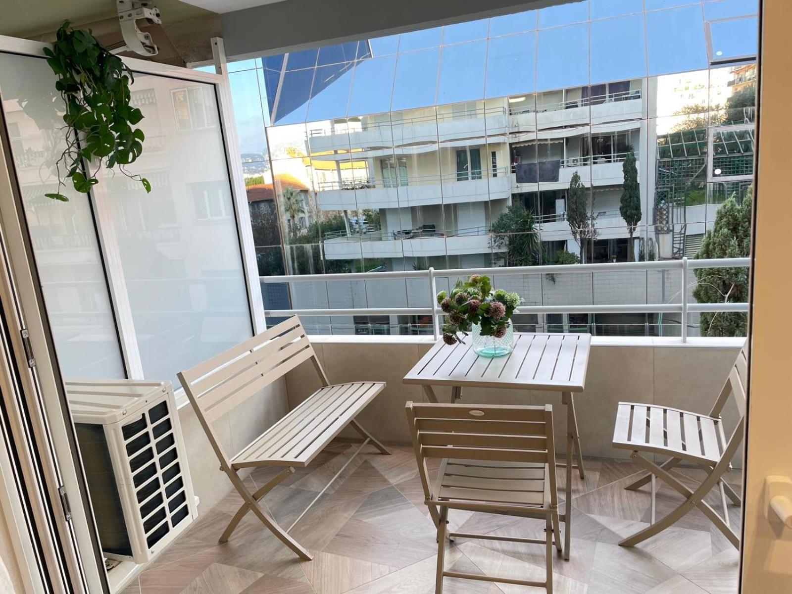 Apartment Sur La Promenade Des Avec Vue Originale A 40 M De La Nice