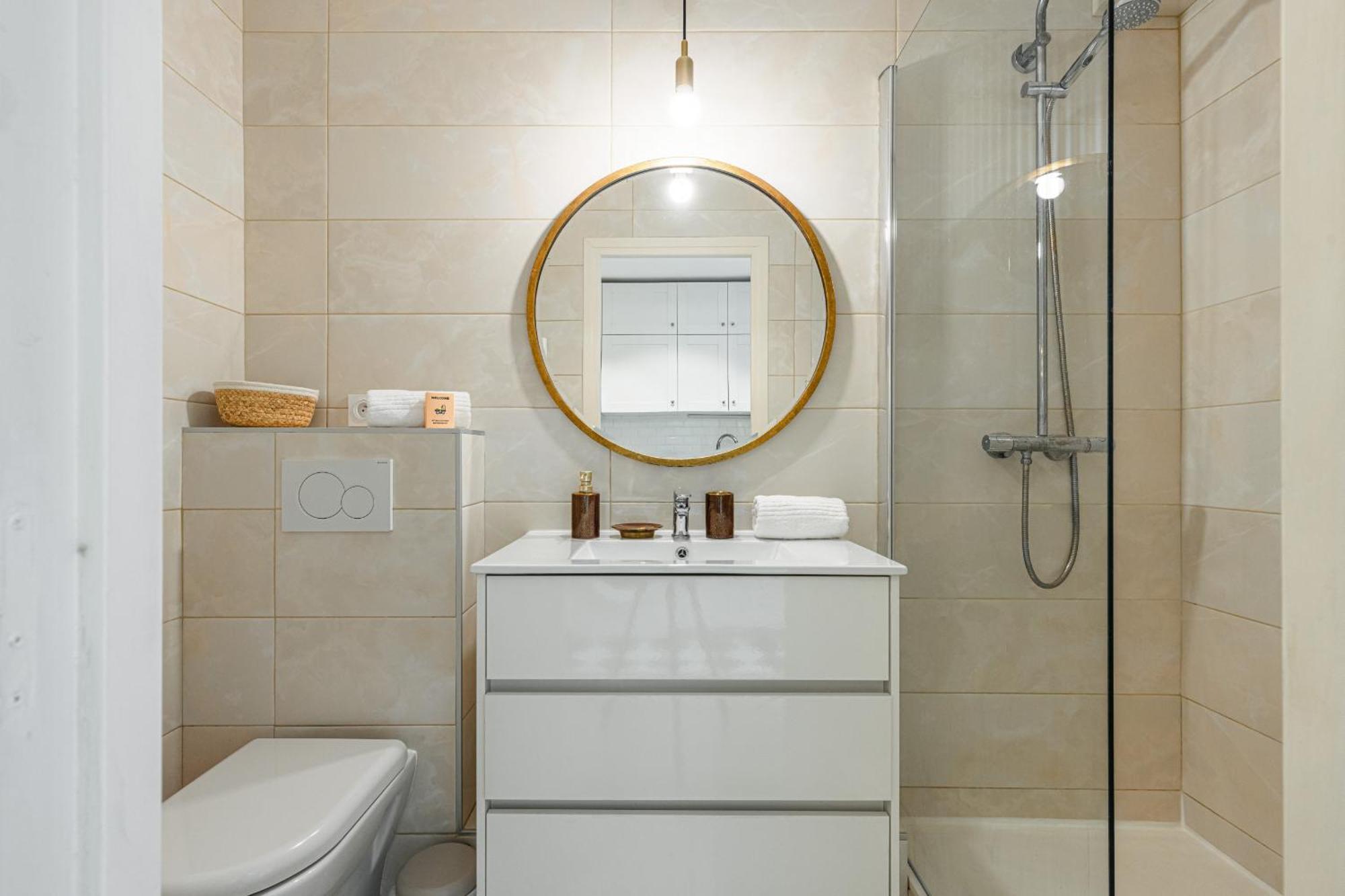 Lovely 1 Bdr Port Area Apartment Nice