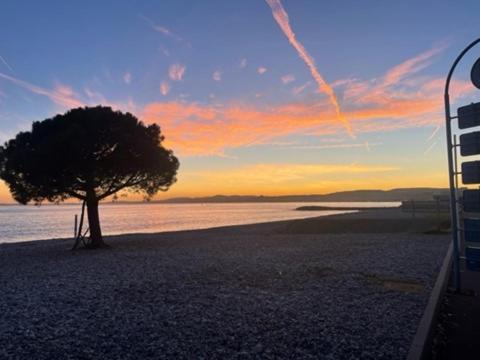 En Bord De Avec Piscine - Jusqu'a 6 Personnes Appartement