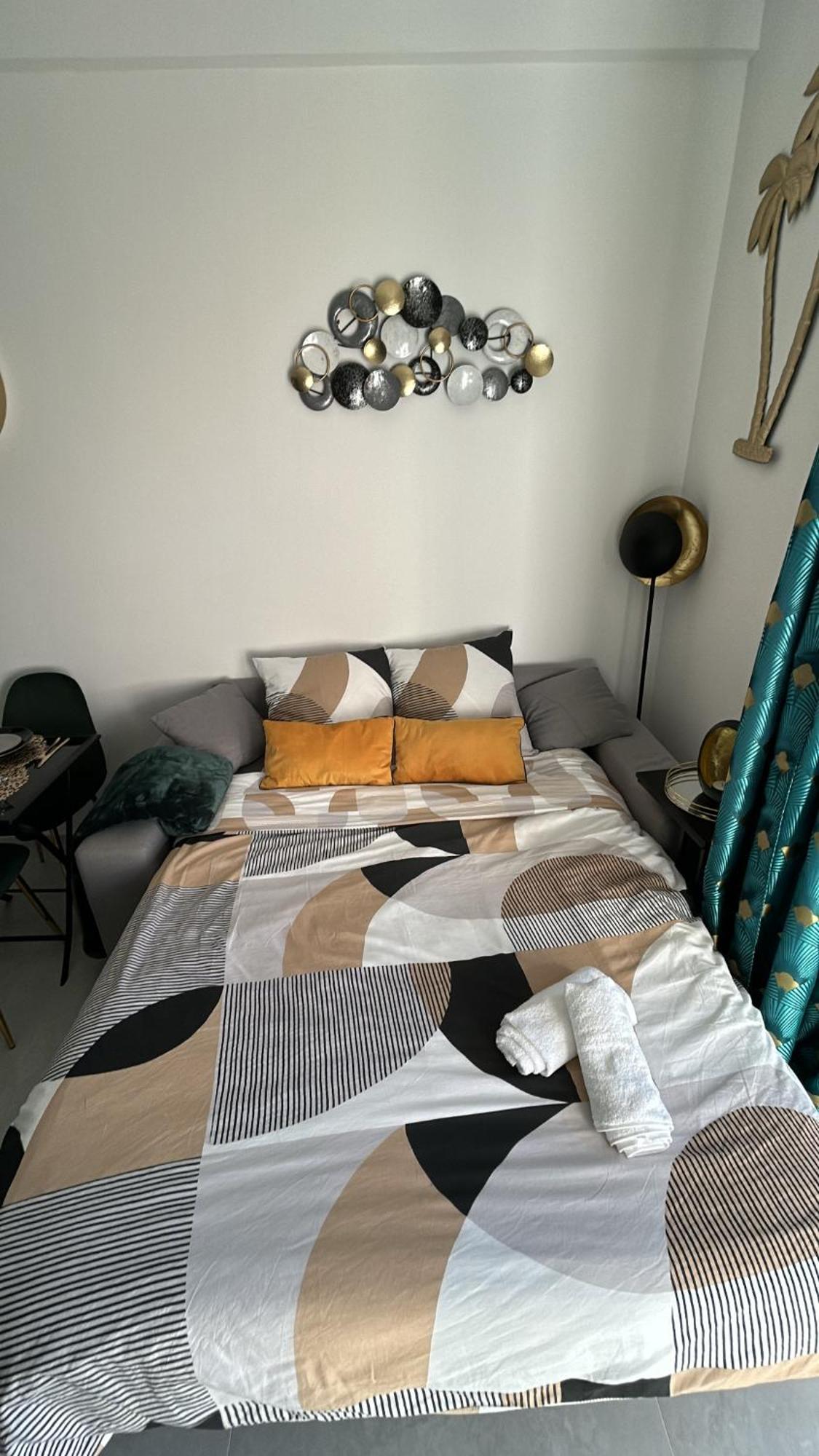 Centre Sur Avenue Jean Medecin A 8 Minutes De Marche