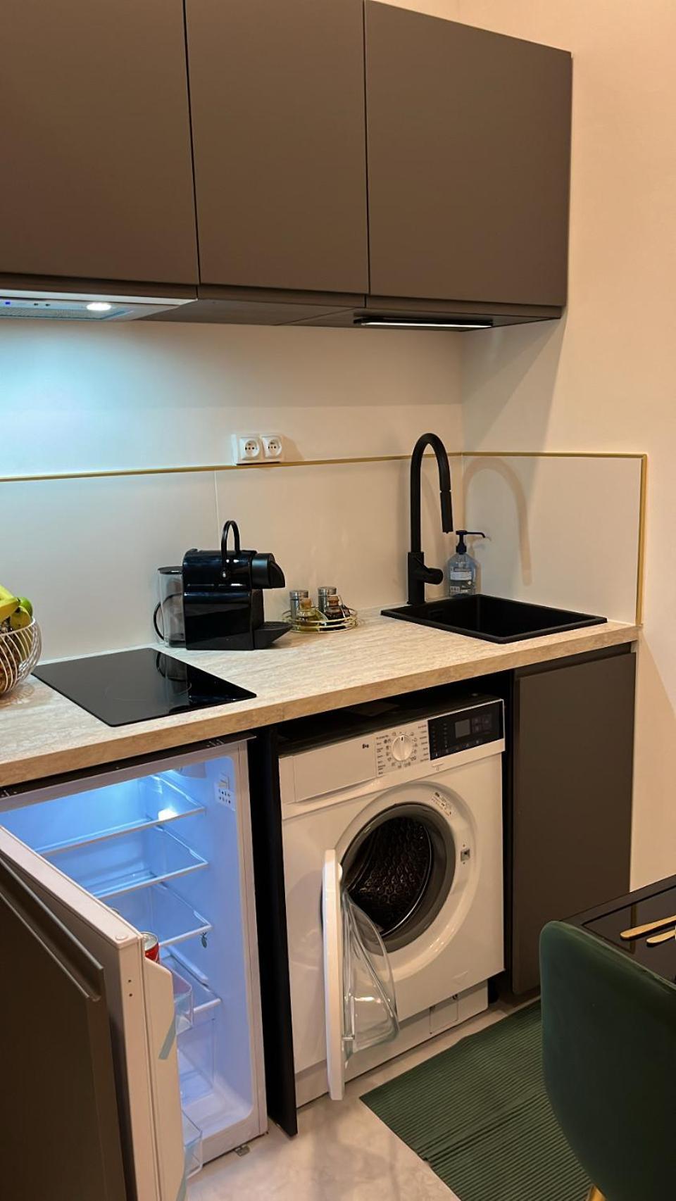 Apartment Centre Sur Avenue Jean Medecin A 8 Minutes De Marche Nice