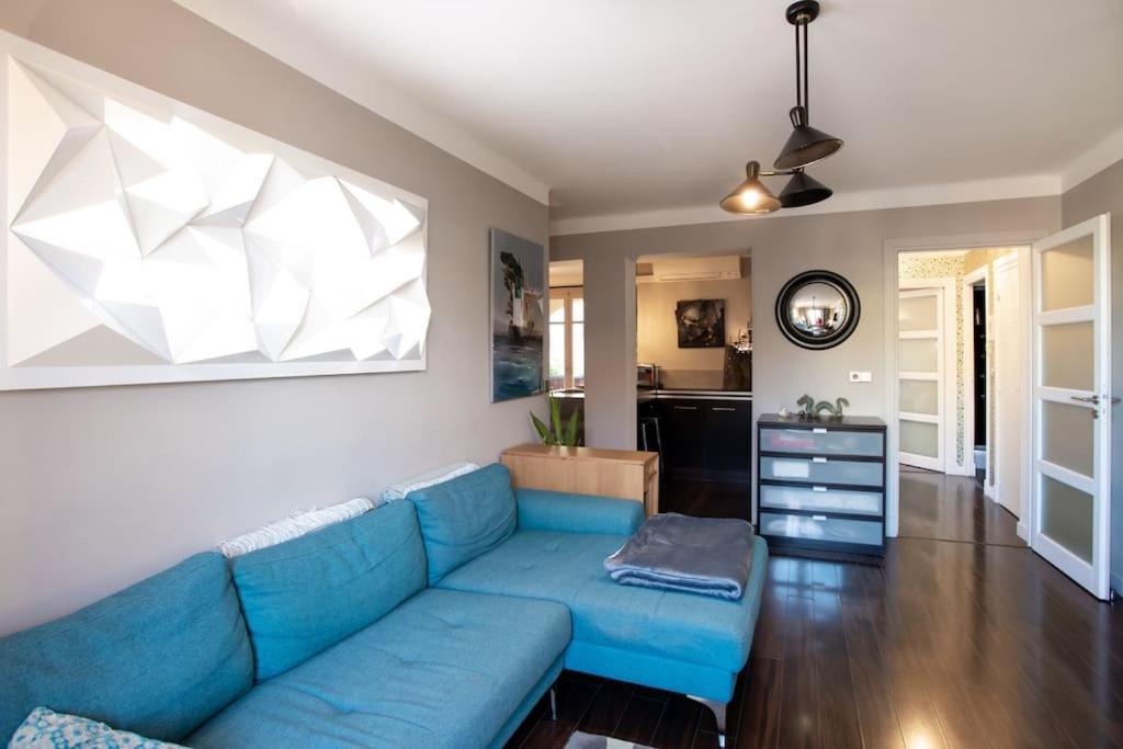 #39 Old Town 3 Bdr Ac Balcony 5mins Walk To Sea Nice