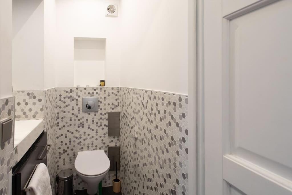 #39 Old Town 3 Bdr Ac Balcony 5mins Walk To Sea Apartment *
