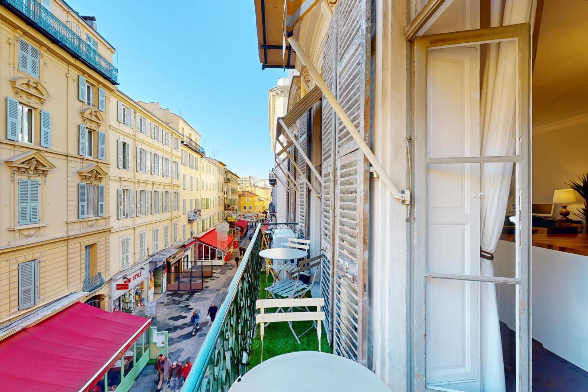 Silver Five Stars House * Nice