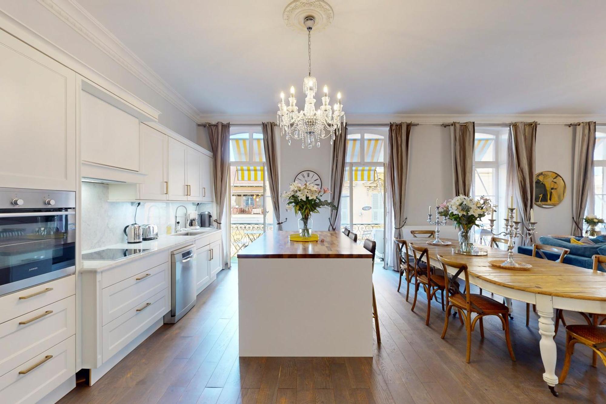 Silver Five Stars House Apartment