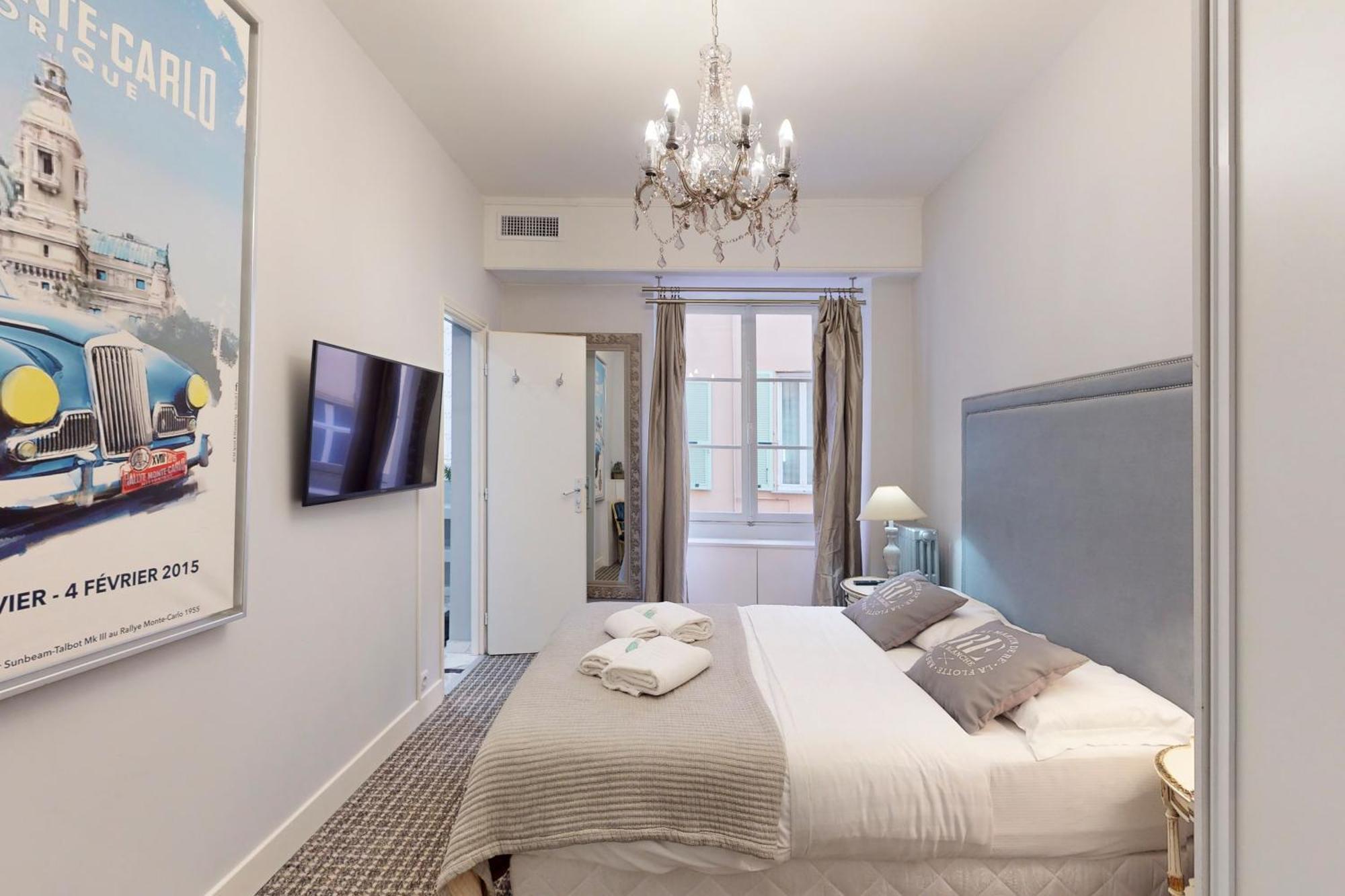 Silver Five Stars House *