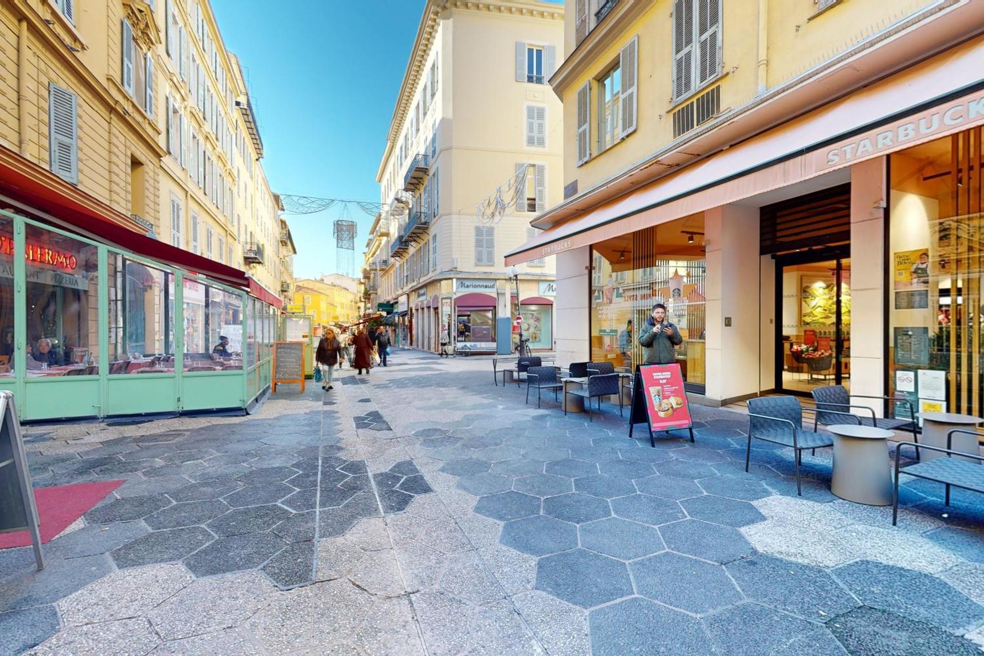 Silver Five Stars House *