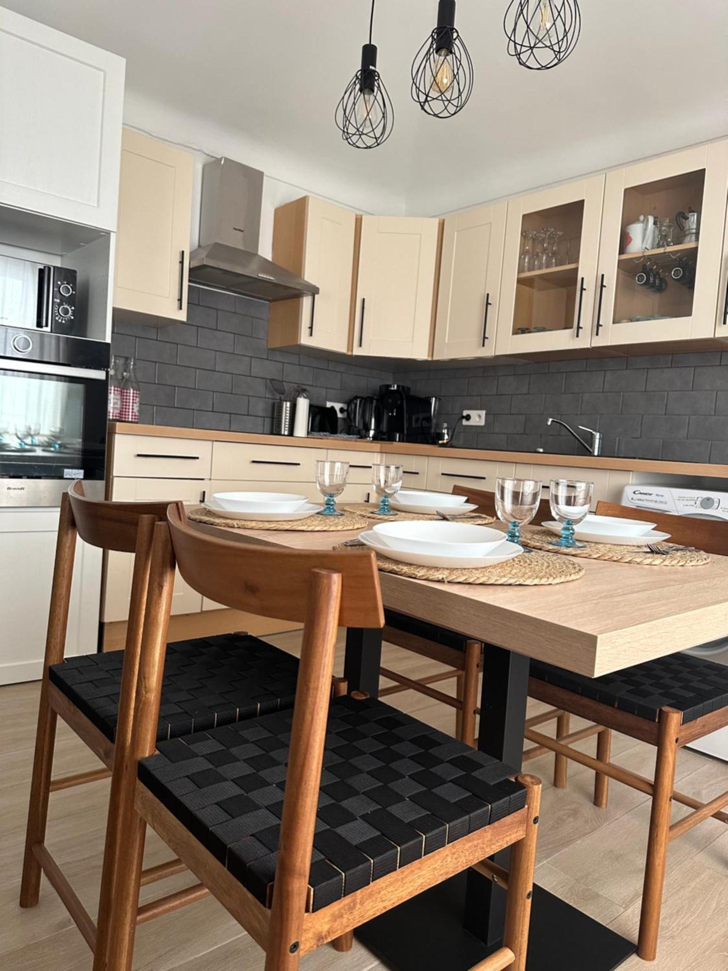Prive De Charme Et Calme Proche Port Lympia Apartment *
