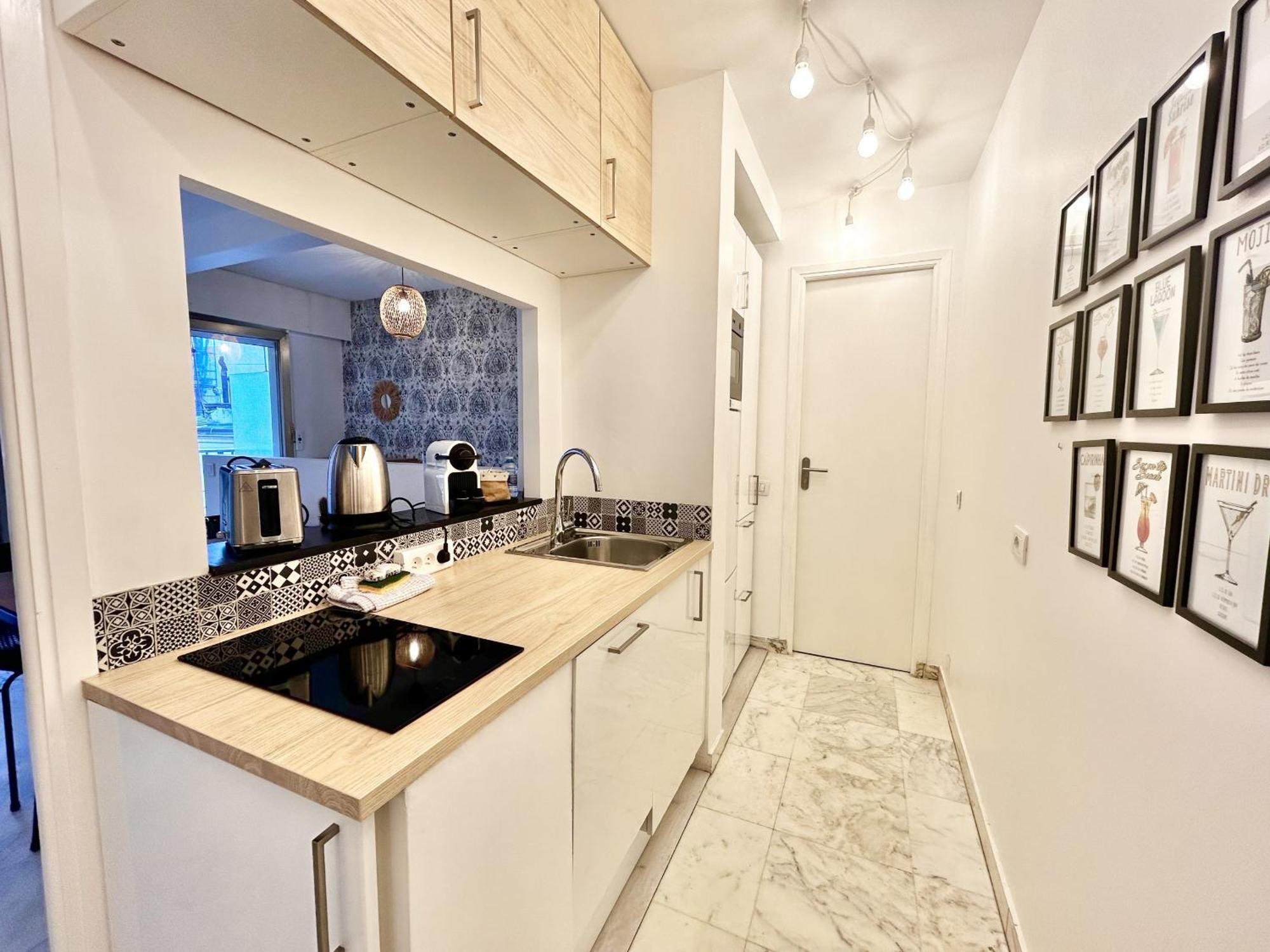 Riviera: Quiet With Ac And Terrace In Carré D'or