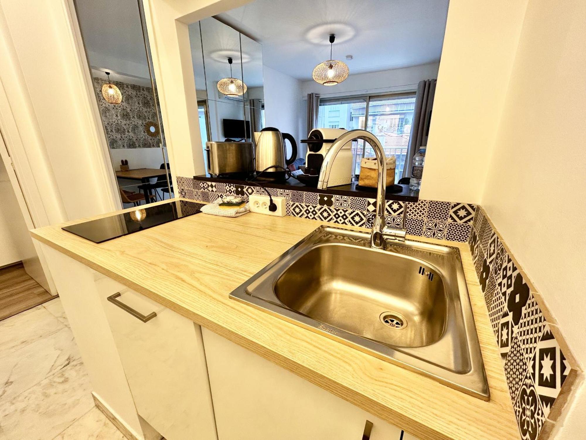 Riviera: Quiet With Ac And Terrace In Carré D'or Apartment Nice
