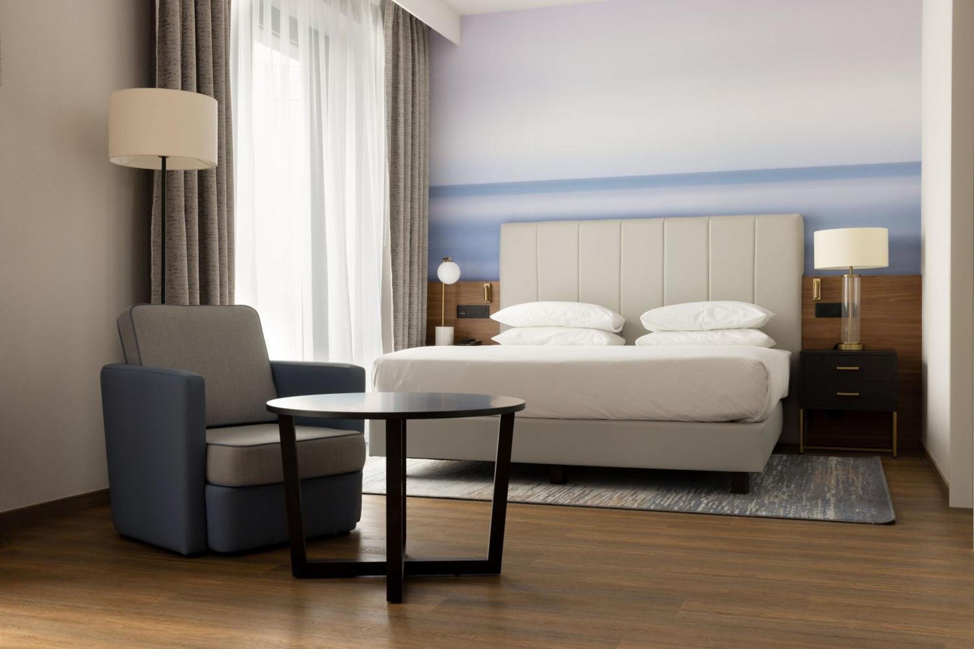 Sheraton Airport 4*