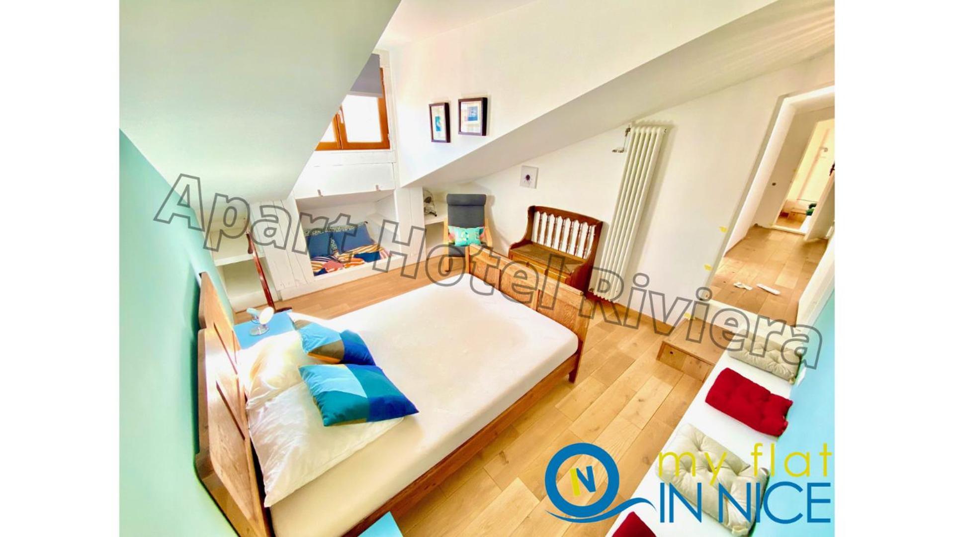 Riviera Nice: Old Port Duplex With Ac Apartment Nice