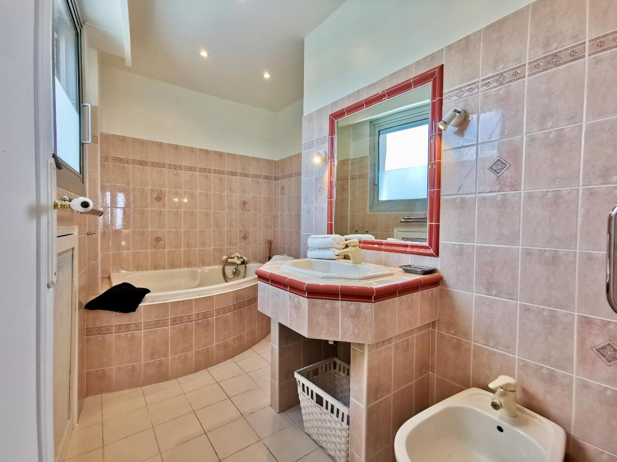 Valegrand Penthouse Sea View By Guys Nice