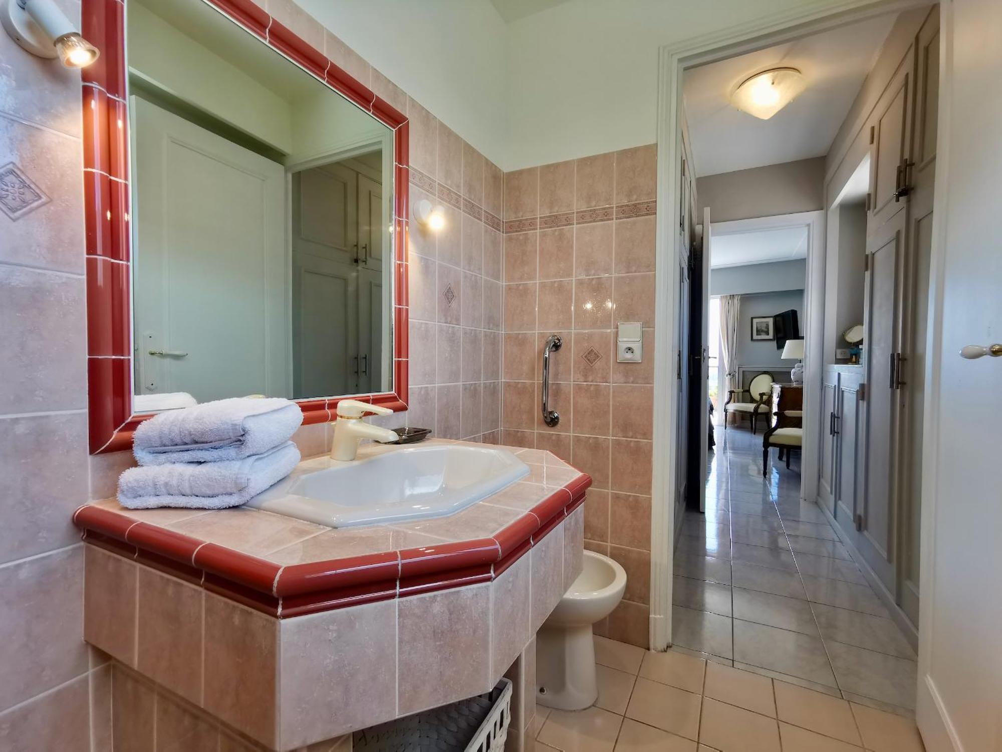 Valegrand Penthouse Sea View By Guys *