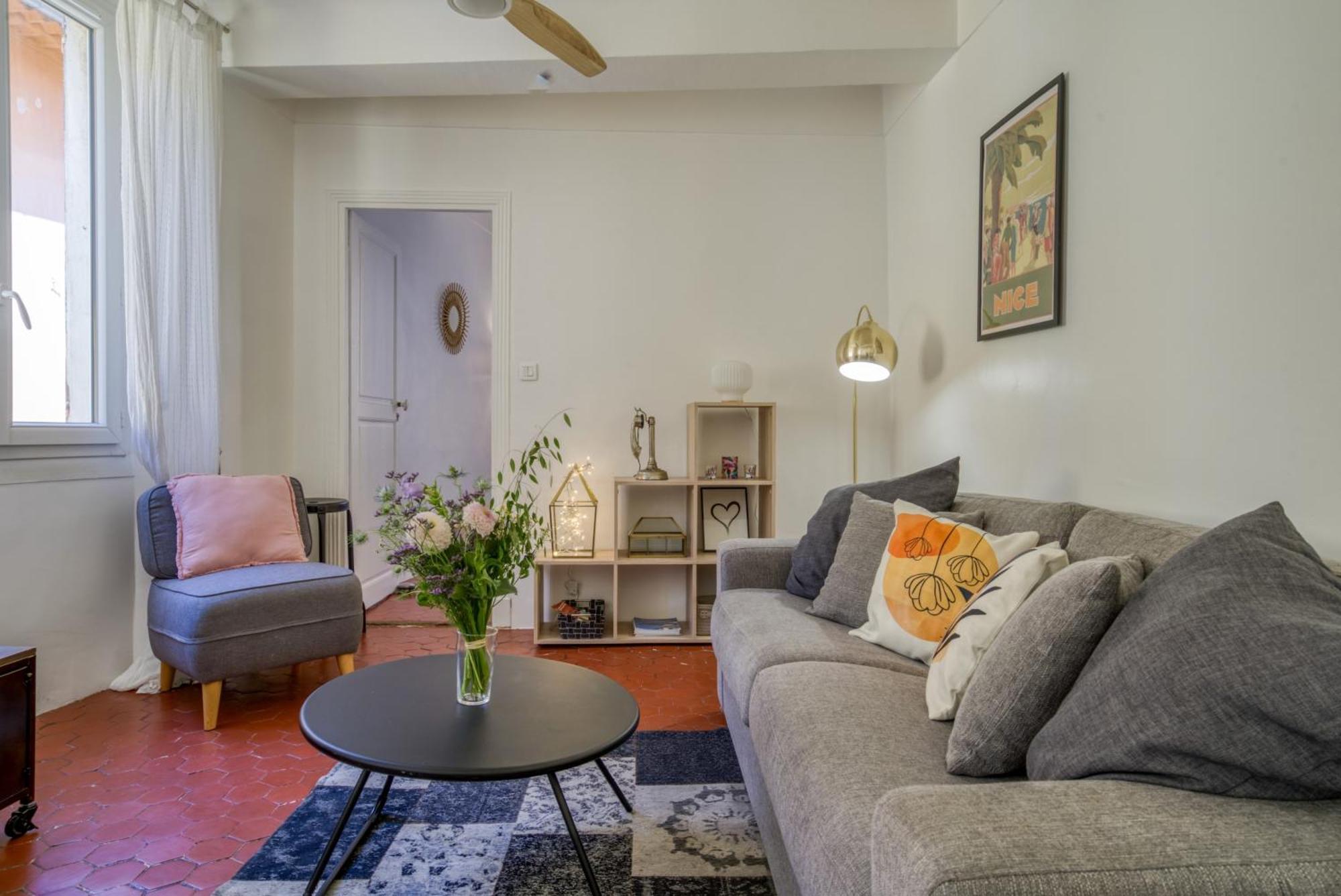 Appartement Typique - 2 Bedrooms,typical Apartment-old Town *