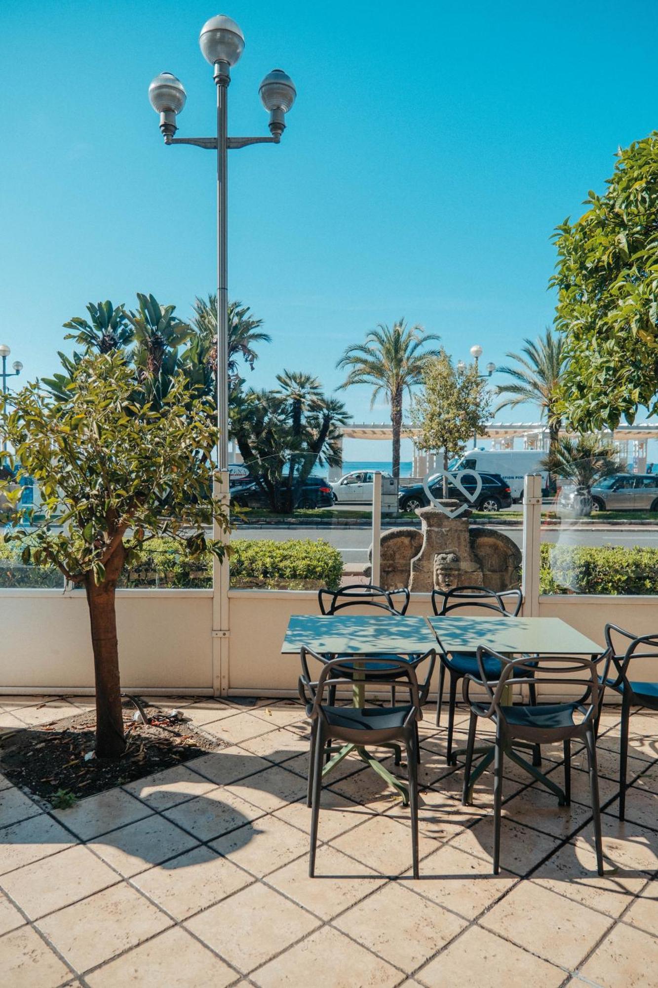 Le Royal Promenade Des Hotel 3*
